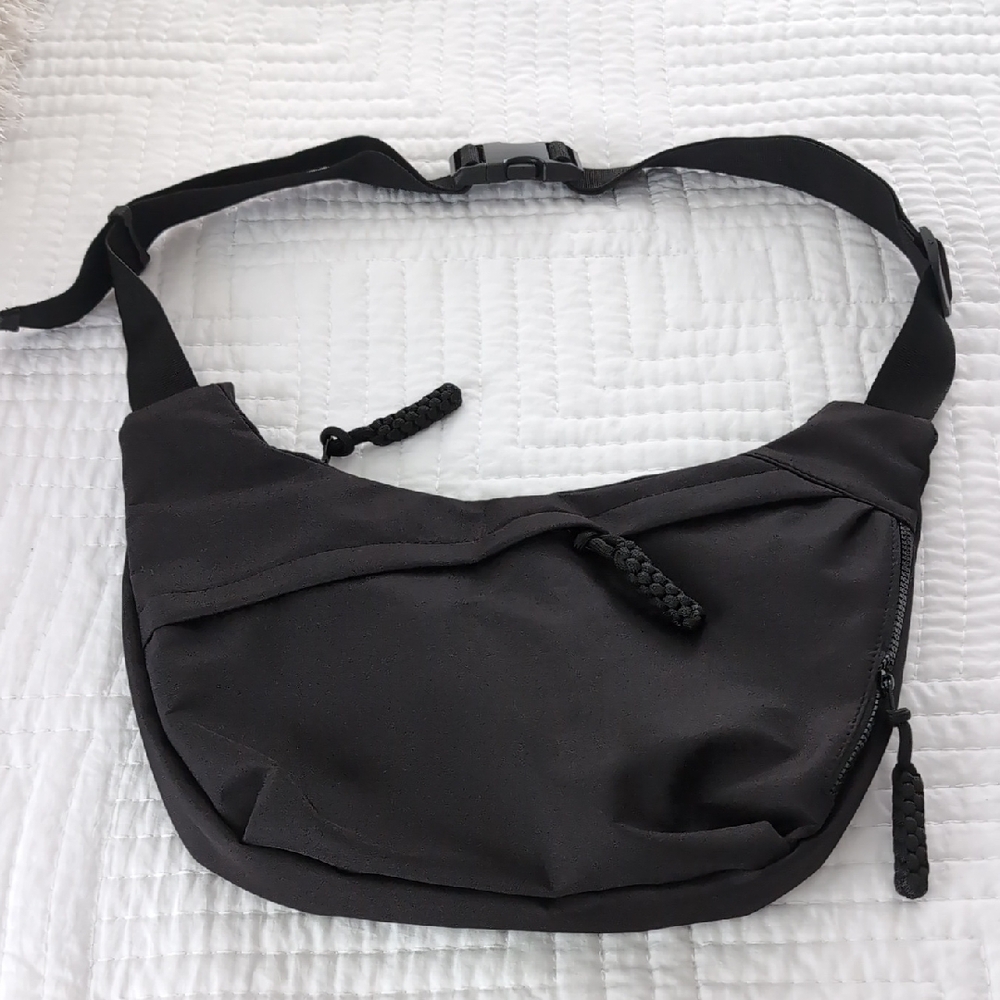 Source Unknown Black Crossbody Bag